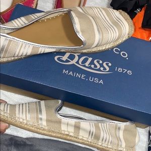 Bass natural patterned flats/ moccasin